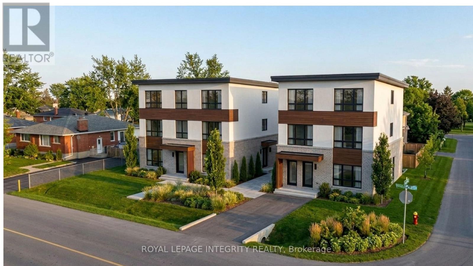 176 OAKRIDGE BOULEVARD, Ottawa, Ontario