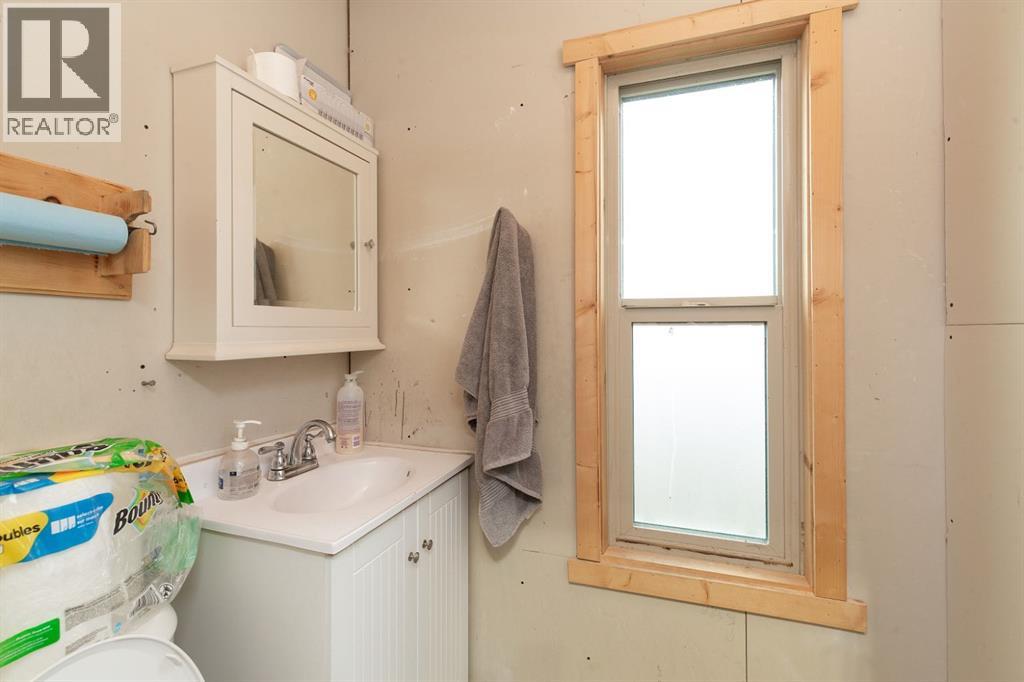 51 N 2 Street E, Hill Spring, Alberta  T0L 1E0 - Photo 37 - A2297718