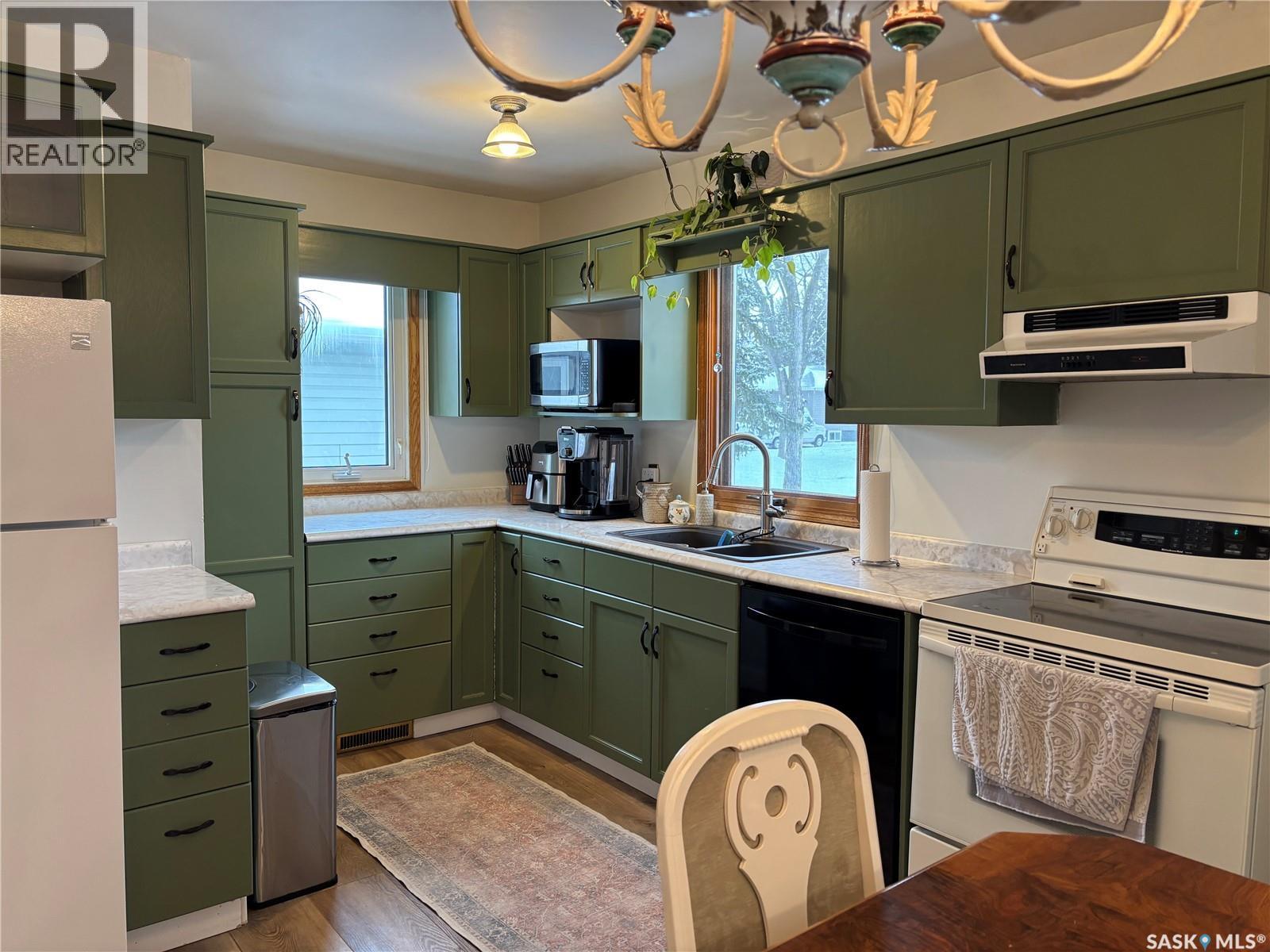 674 Grandview Street W, Moose Jaw, Saskatchewan  S6H 5L4 - Photo 3 - SK031699