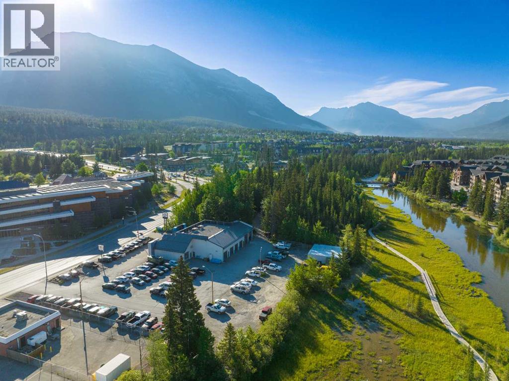 707 Railway Avenue, Canmore, Alberta  T1W 1P2 - Photo 12 - A2262805