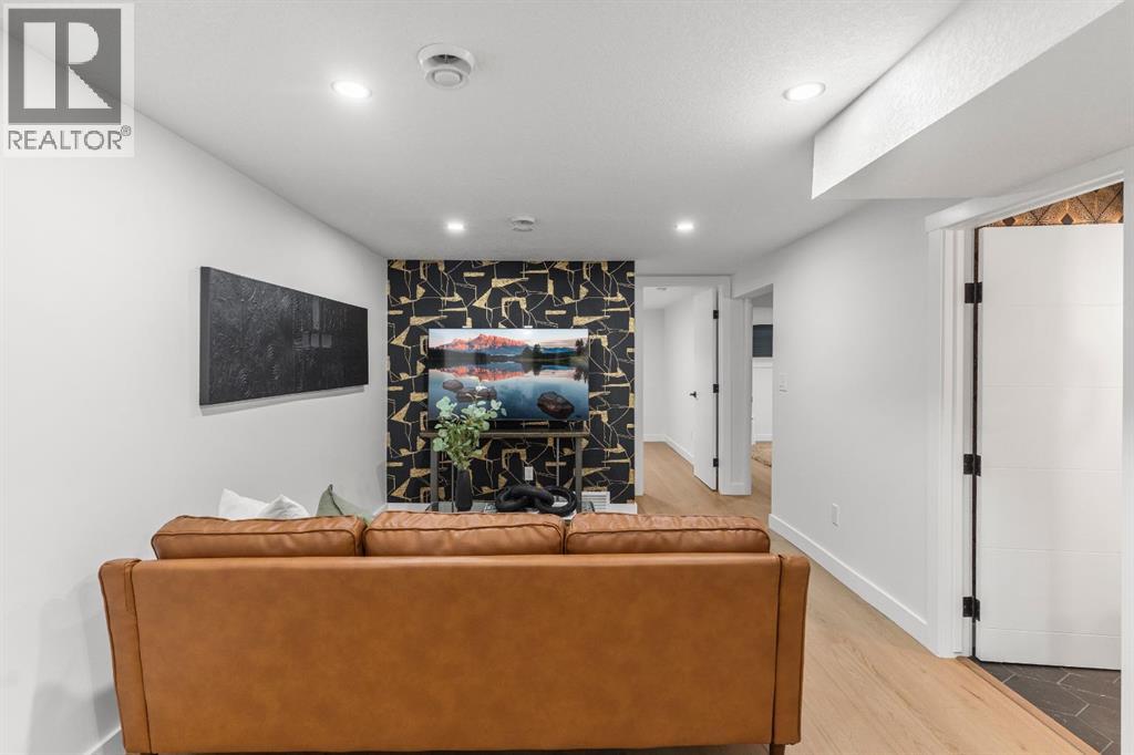 4940 45 Street Sw, Calgary, Alberta  T3E 3W4 - Photo 24 - A2264944