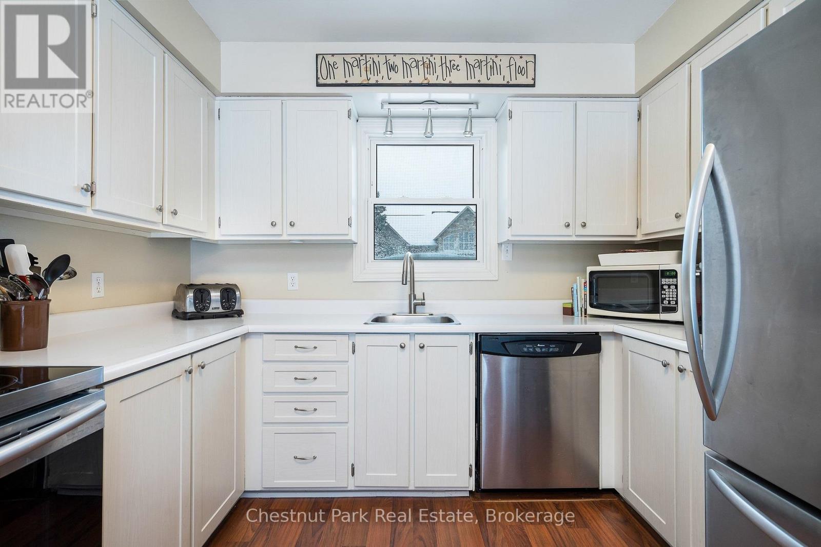 114 Carmichael Crescent, Blue Mountains, Ontario  L9Y 0R3 - Photo 16 - X12941408