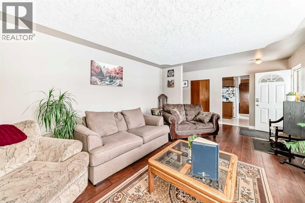 1228 Rosehill Drive NW, Calgary, Alberta  T2K 1M1 - Photo 10 - A2293038