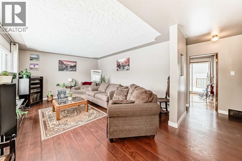 1228 Rosehill Drive NW, Calgary, Alberta  T2K 1M1 - Photo 12 - A2293038