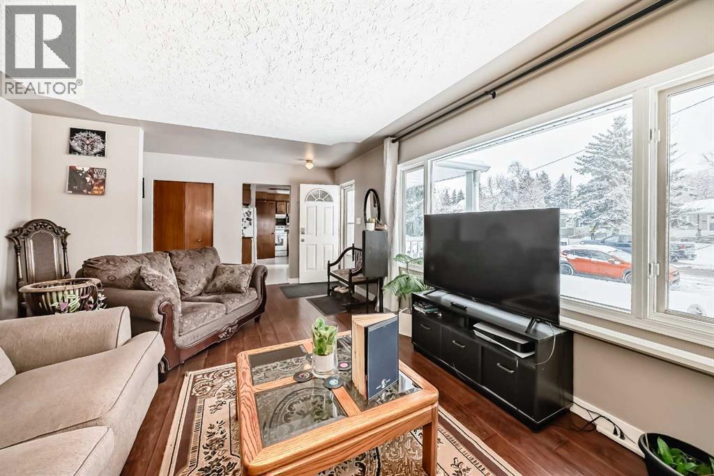 1228 Rosehill Drive NW, Calgary, Alberta  T2K 1M1 - Photo 11 - A2293038