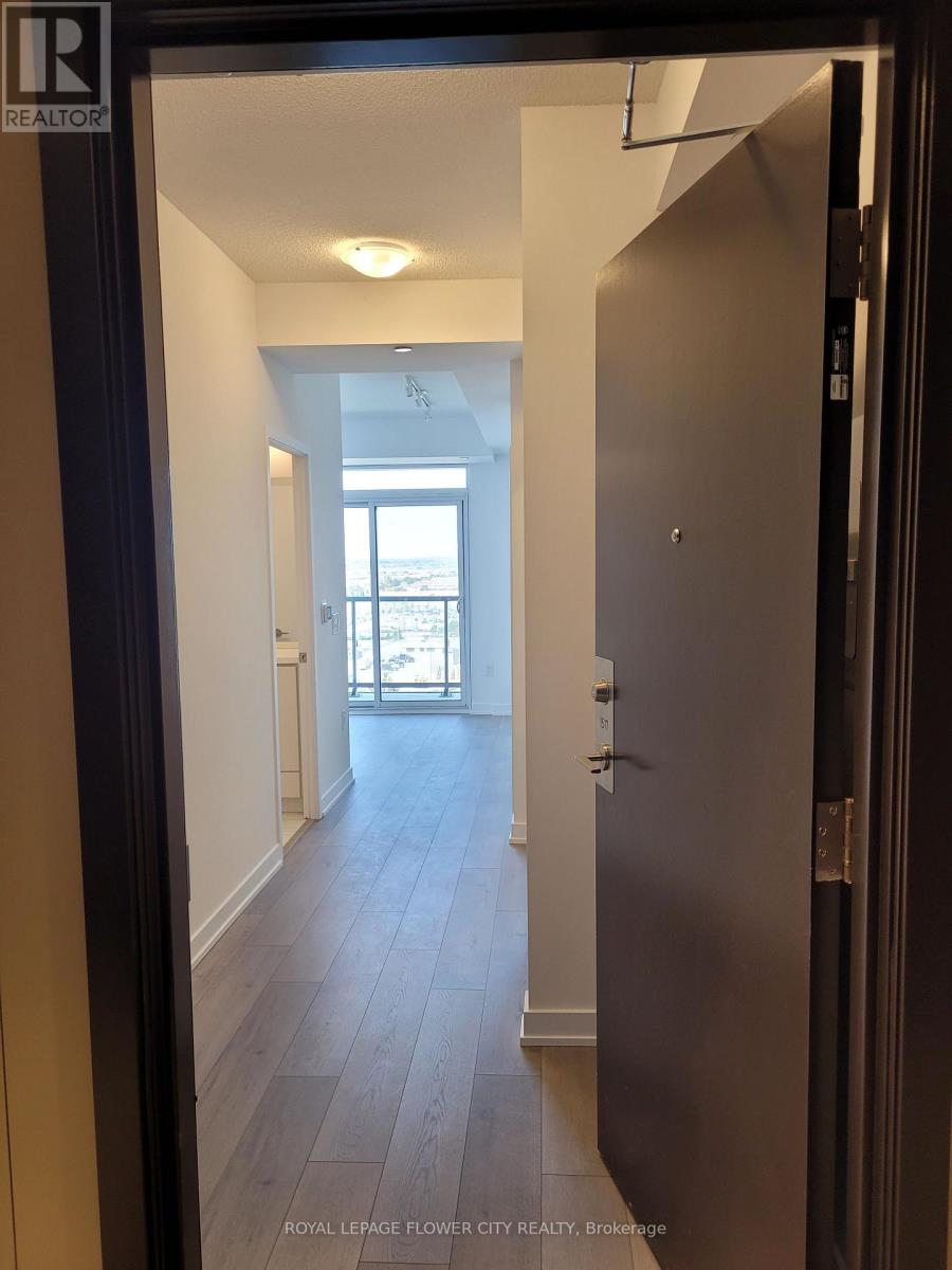 1517 - 38 Honeycrisp Crescent, Vaughan, Ontario L4K 0M8 - Photo 3 - N12779966