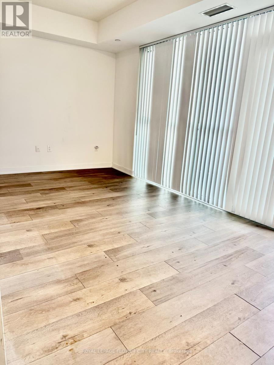 1517 - 38 Honeycrisp Crescent, Vaughan, Ontario L4K 0M8 - Photo 4 - N12779966