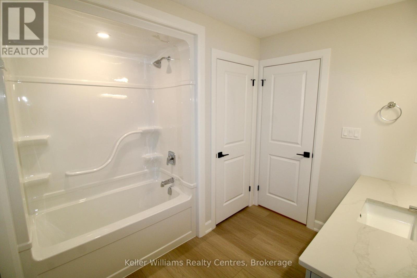 836 22nd Avenue A, Hanover, Ontario  N4N 0C6 - Photo 11 - X12941628