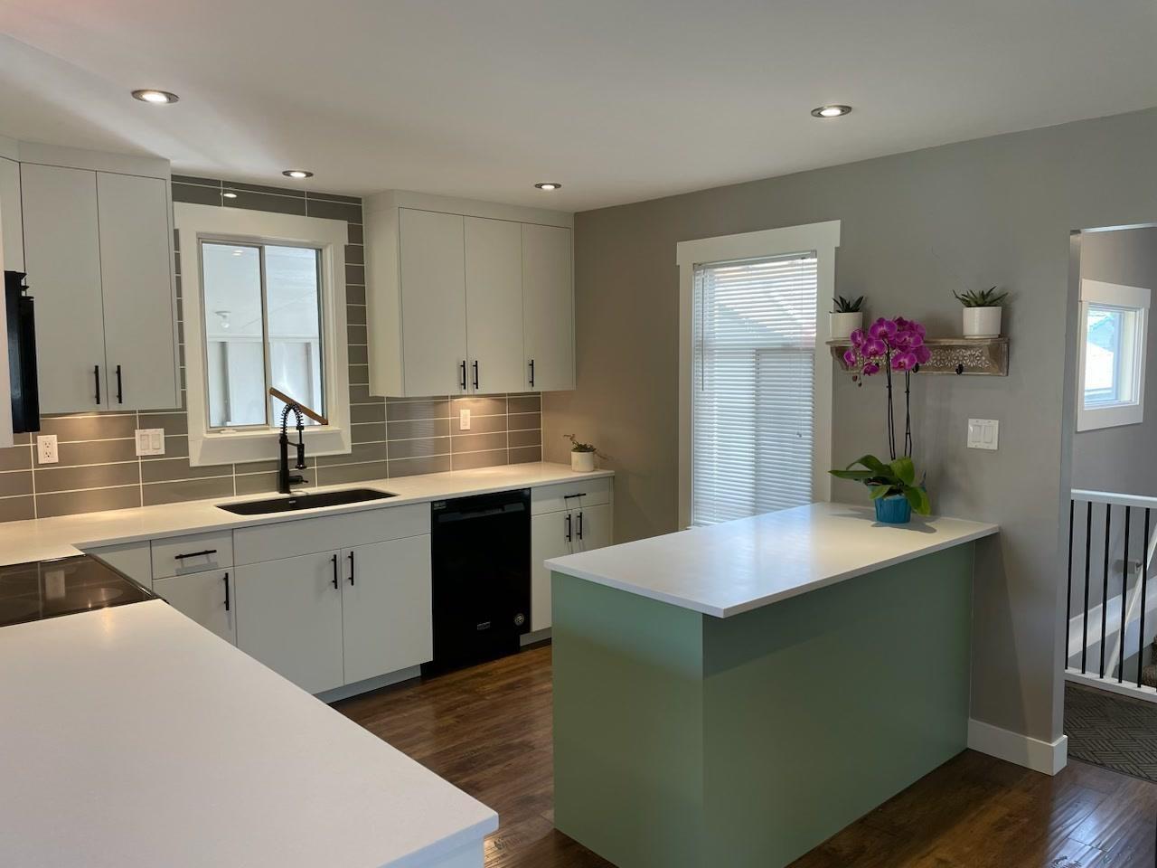 45602 Lewis Avenue, Chilliwack Proper West, Chilliwack, British Columbia  V2P 3C6 - Photo 3 - R3105449