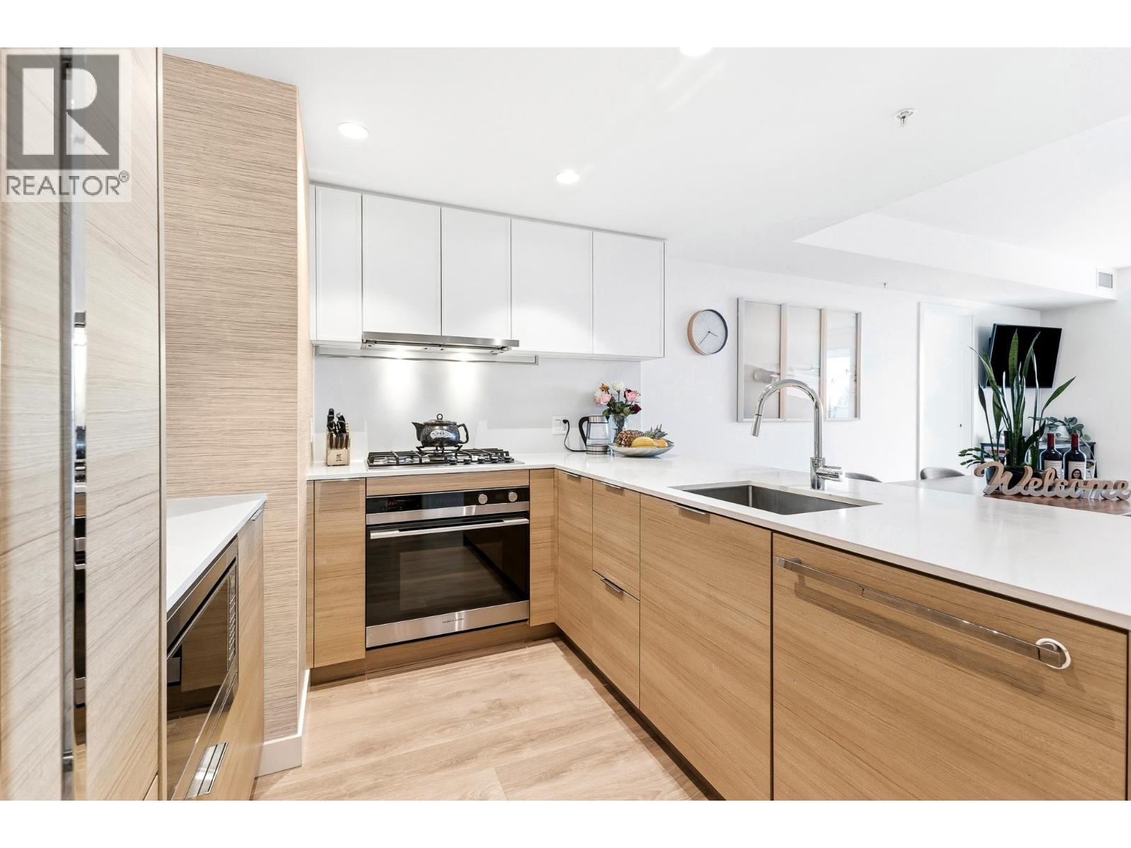 309 1045 Austin Avenue, Coquitlam, British Columbia  V3K 0G9 - Photo 8 - R3105515