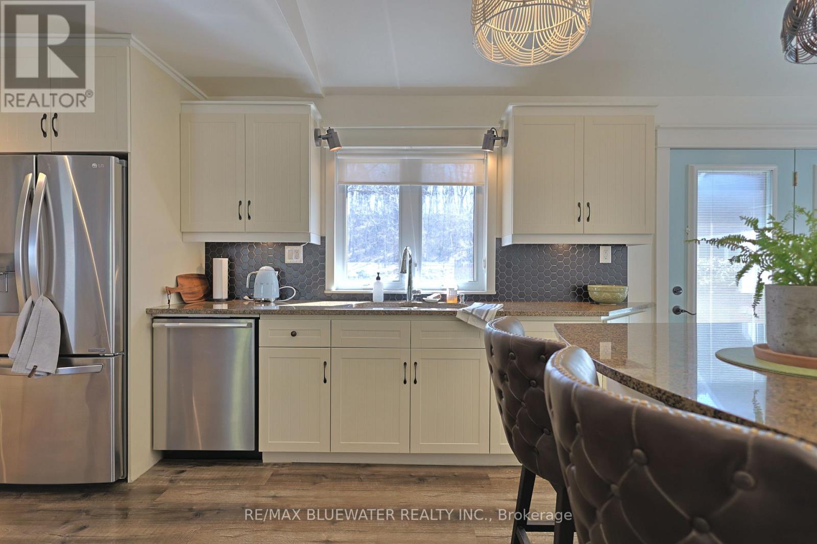 5333 Broadview Avenue, Lambton Shores, Ontario  N0N 1J7 - Photo 19 - X12941568