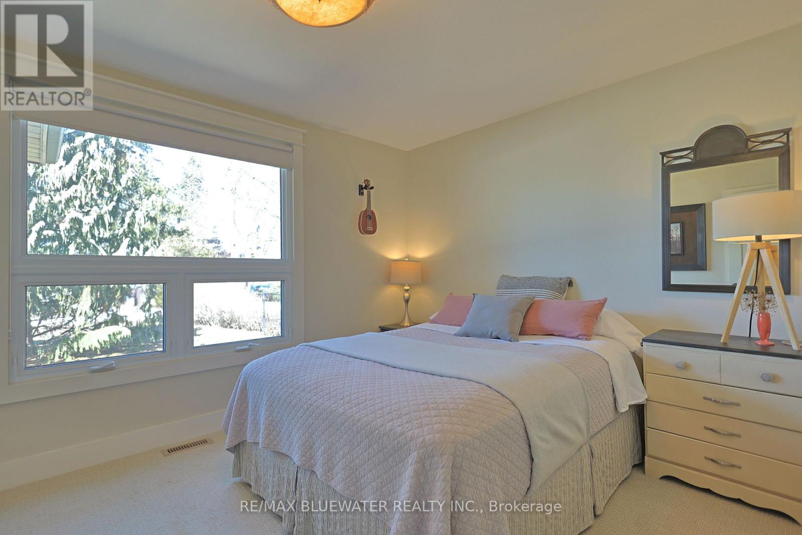 5333 Broadview Avenue, Lambton Shores, Ontario  N0N 1J7 - Photo 24 - X12941568