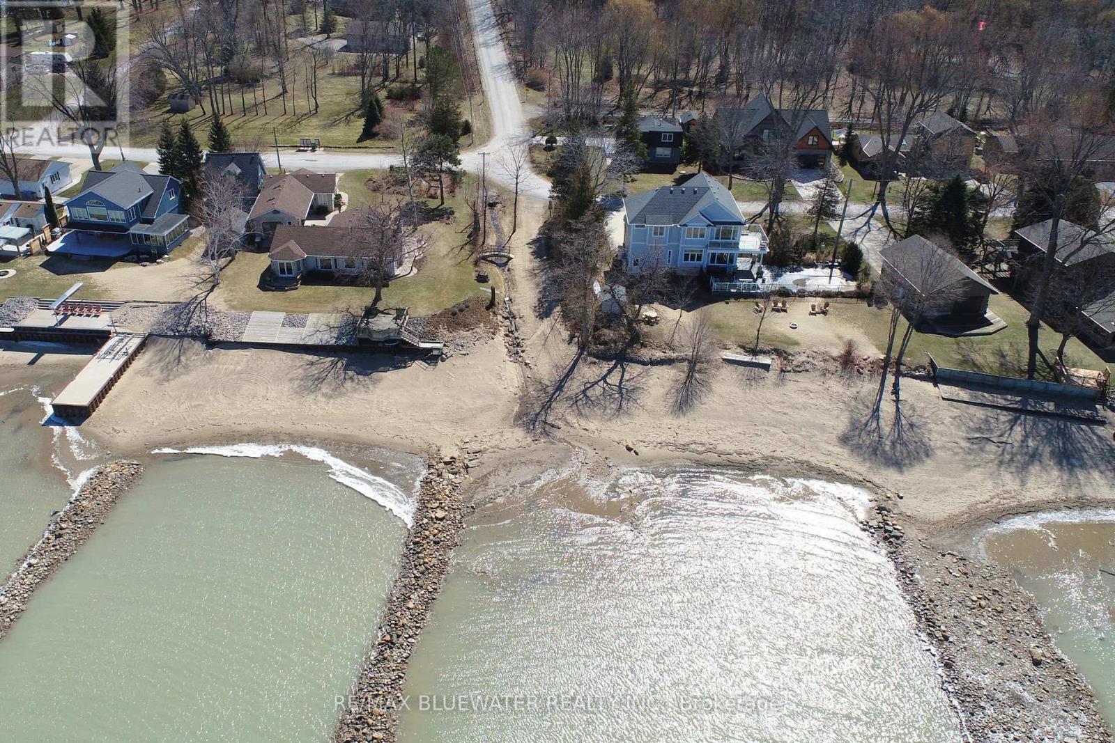 5333 Broadview Avenue, Lambton Shores, Ontario  N0N 1J7 - Photo 47 - X12941568