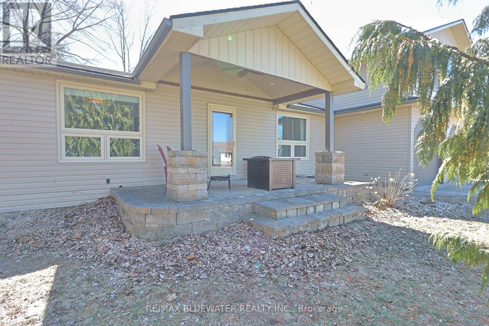 5333 Broadview Avenue, Lambton Shores, Ontario  N0N 1J7 - Photo 9 - X12941568