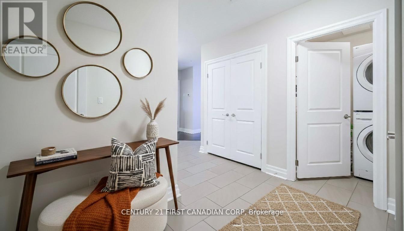 504 - 240 Villagewalk Boulevard, London North, Ontario  N6G 0P6 - Photo 4 - X12941716