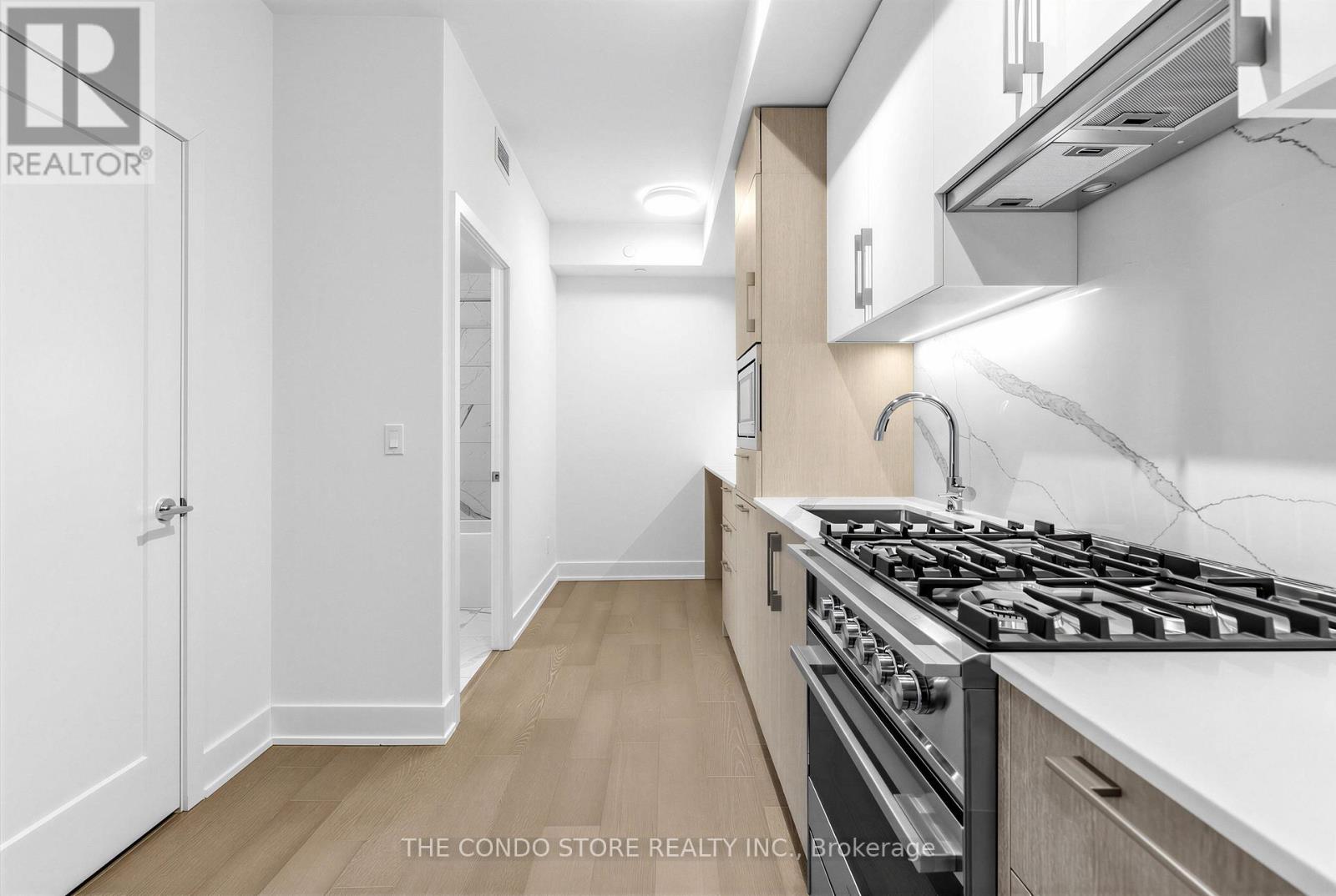 406 - 8 Manor Road W, Toronto, Ontario  M4S 0E6 - Photo 6 - C12941656