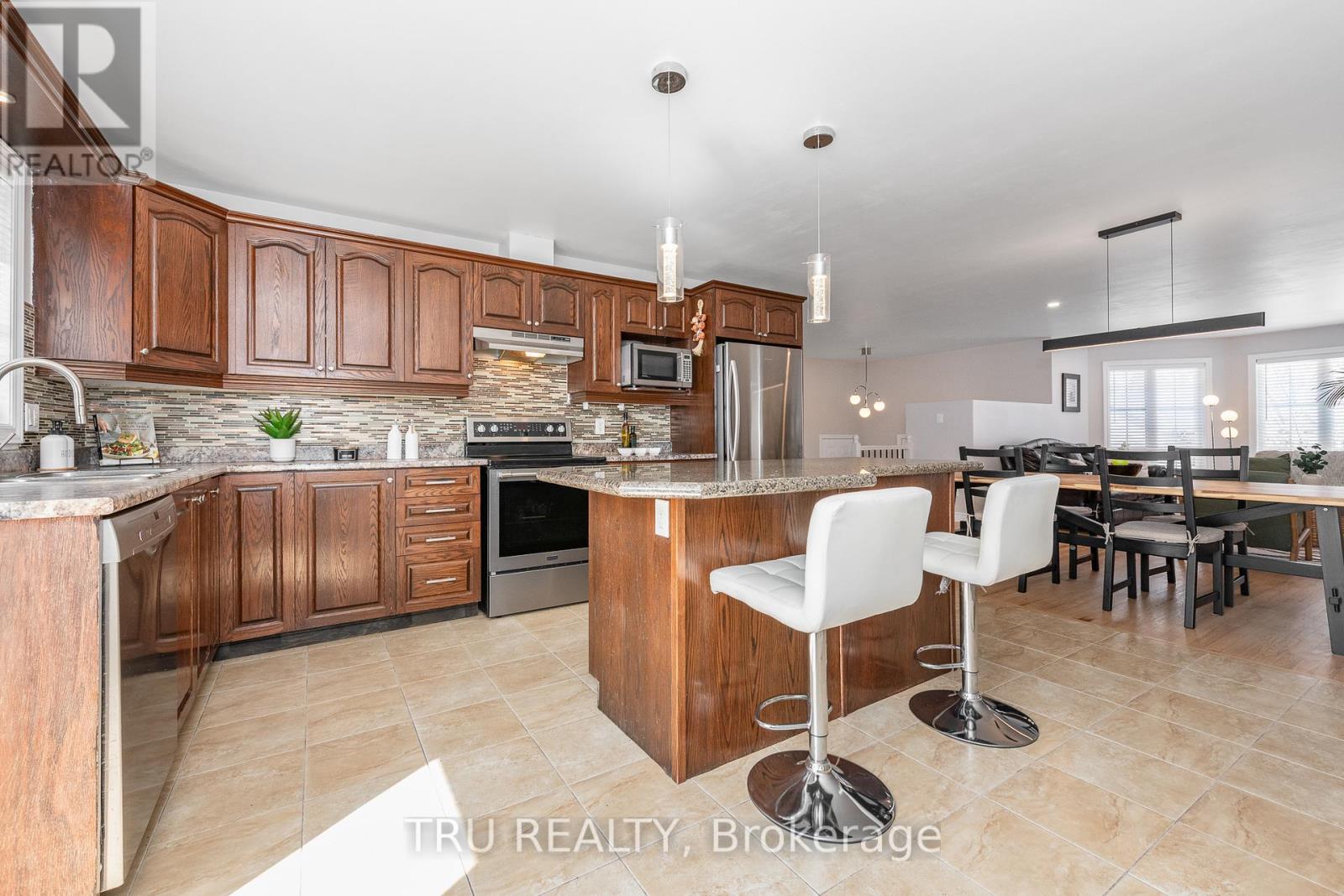 52 South Indian Drive, The Nation, Ontario  K0A 2M0 - Photo 14 - X12941572