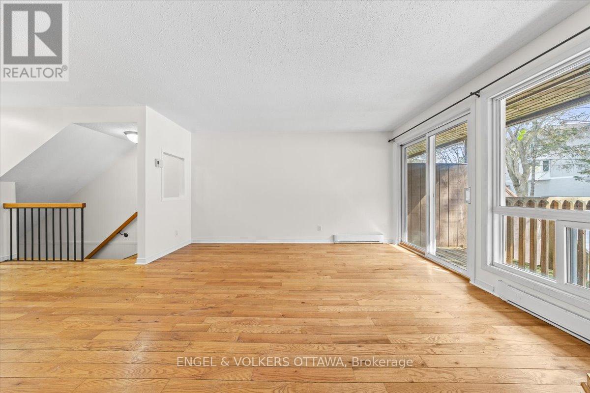 A - 6748 Jeanne D'arc Boulevard N, Ottawa, Ontario  K1C 6E9 - Photo 11 - X12941664