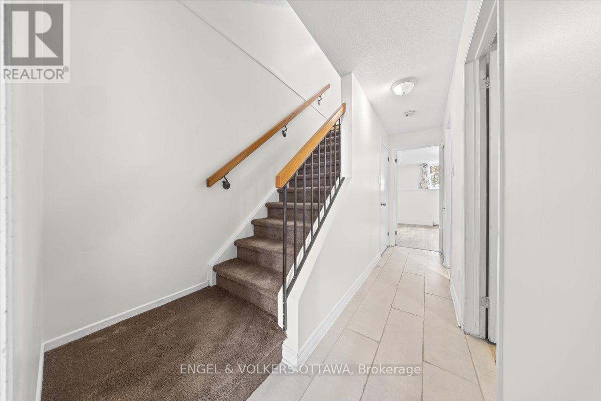 A - 6748 Jeanne D'arc Boulevard N, Ottawa, Ontario  K1C 6E9 - Photo 16 - X12941664