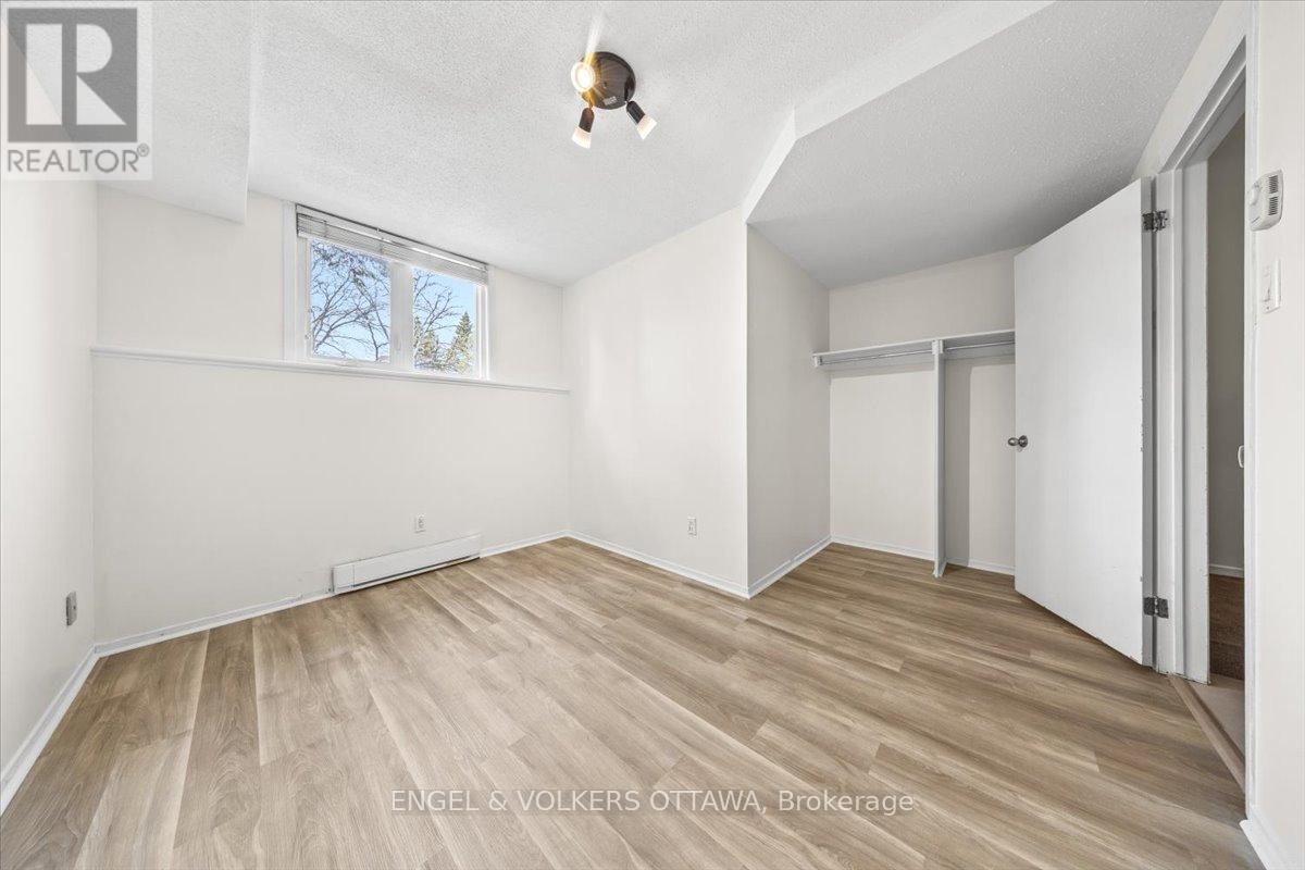 A - 6748 Jeanne D'arc Boulevard N, Ottawa, Ontario  K1C 6E9 - Photo 22 - X12941664