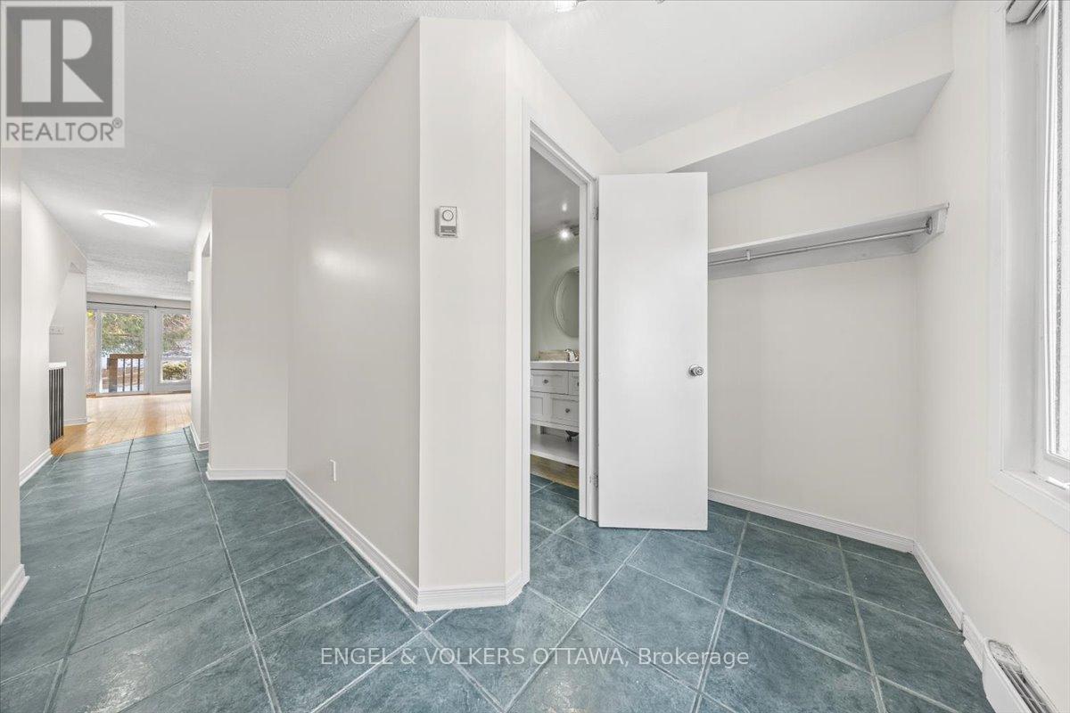 A - 6748 Jeanne D'arc Boulevard N, Ottawa, Ontario  K1C 6E9 - Photo 4 - X12941664