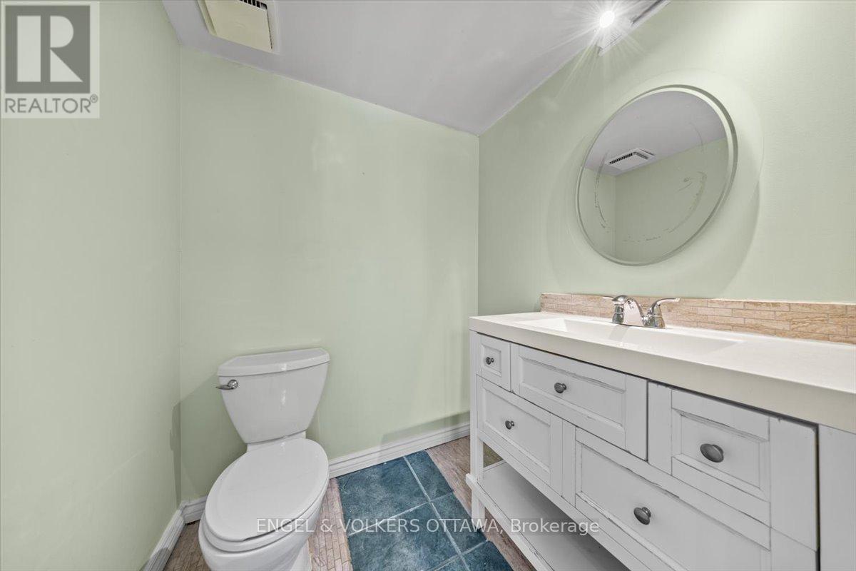 A - 6748 Jeanne D'arc Boulevard N, Ottawa, Ontario  K1C 6E9 - Photo 5 - X12941664