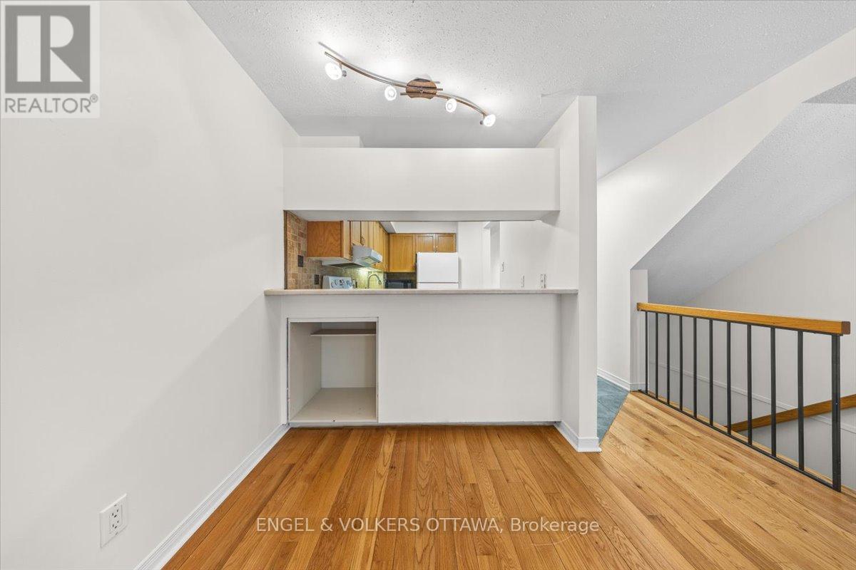 A - 6748 Jeanne D'arc Boulevard N, Ottawa, Ontario  K1C 6E9 - Photo 9 - X12941664