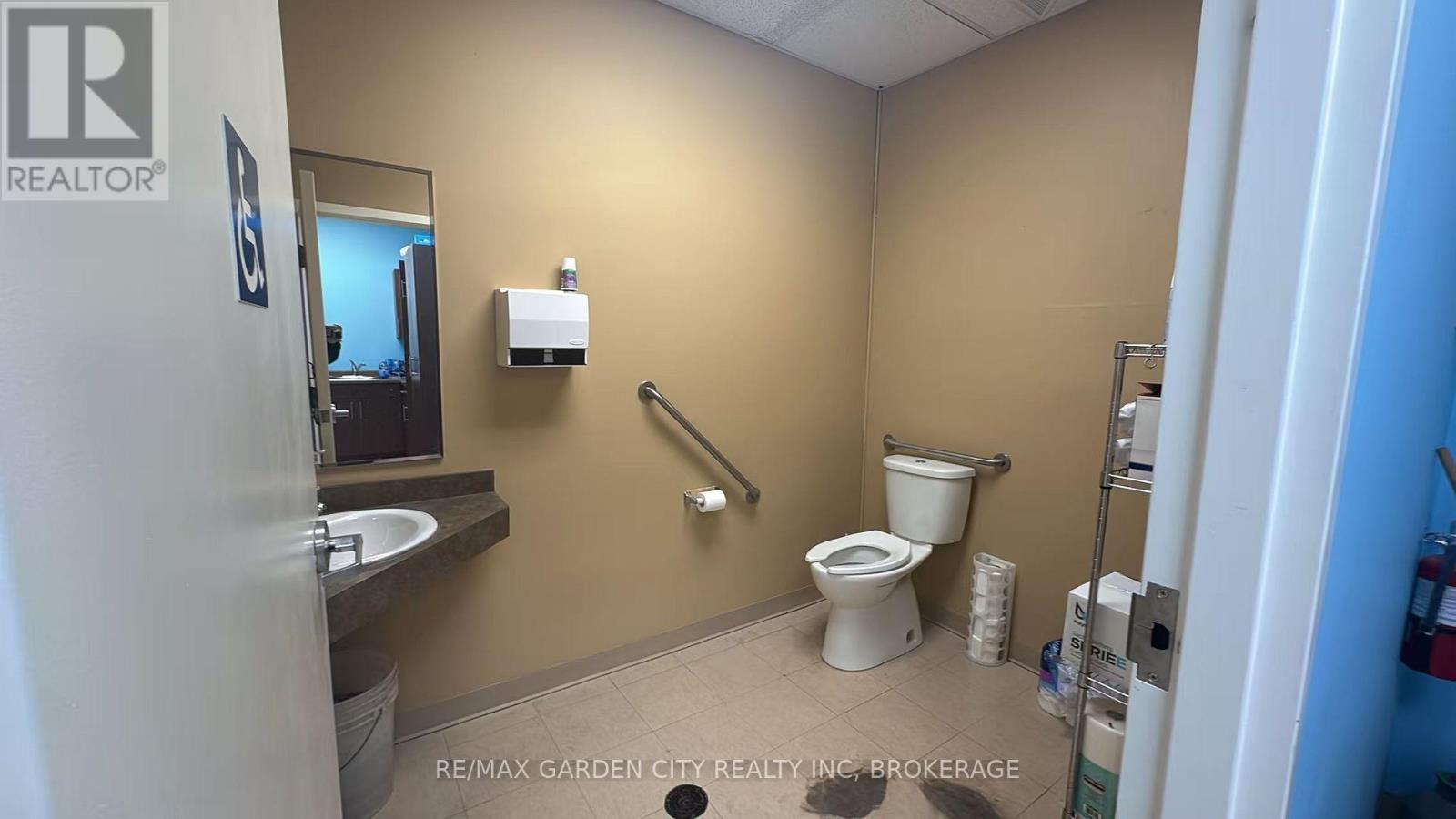 4 - 595 Carlton Street, St. Catharines, Ontario  L2M 4Y2 - Photo 11 - X12941576