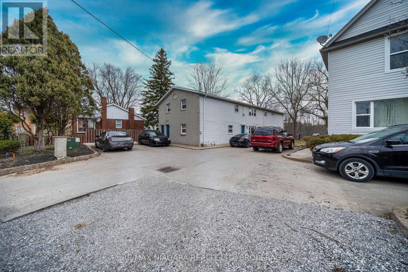 4648/4658 Portage Road W, Niagara Falls, Ontario  L2E 6A8 - Photo 4 - X12941620
