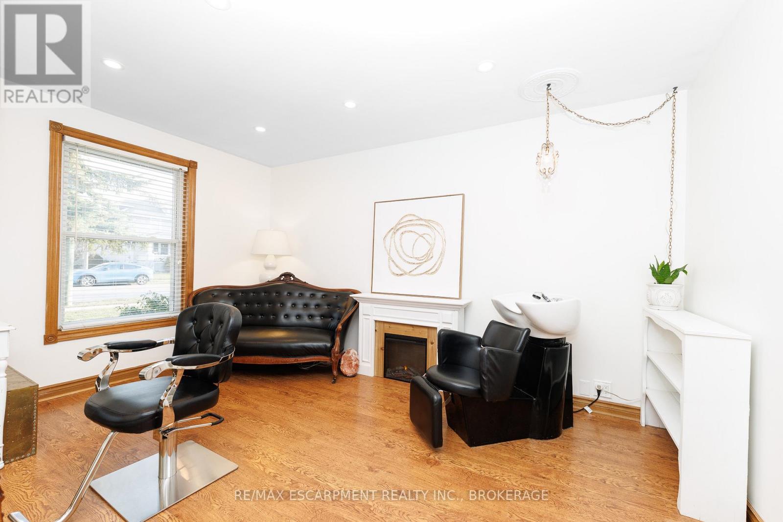 312 Clarence Street, Port Colborne, Ontario  L3K 3G8 - Photo 11 - X12941714