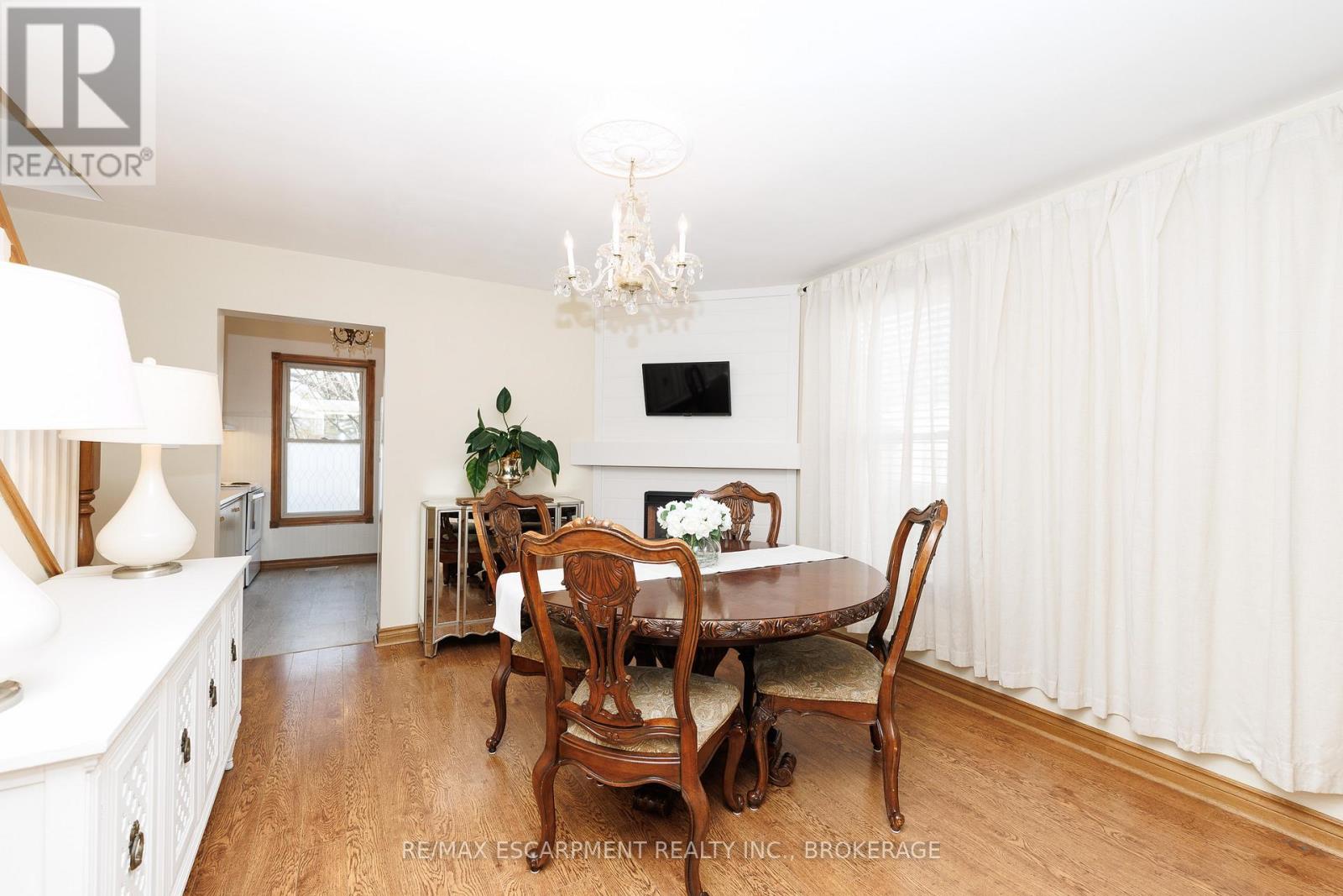 312 Clarence Street, Port Colborne, Ontario  L3K 3G8 - Photo 6 - X12941714