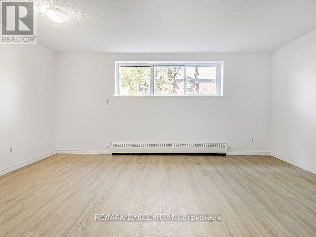 102 - 165 Colborne Avenue, Richmond Hill, Ontario  L4C 2K2 - Photo 2 - N12941602