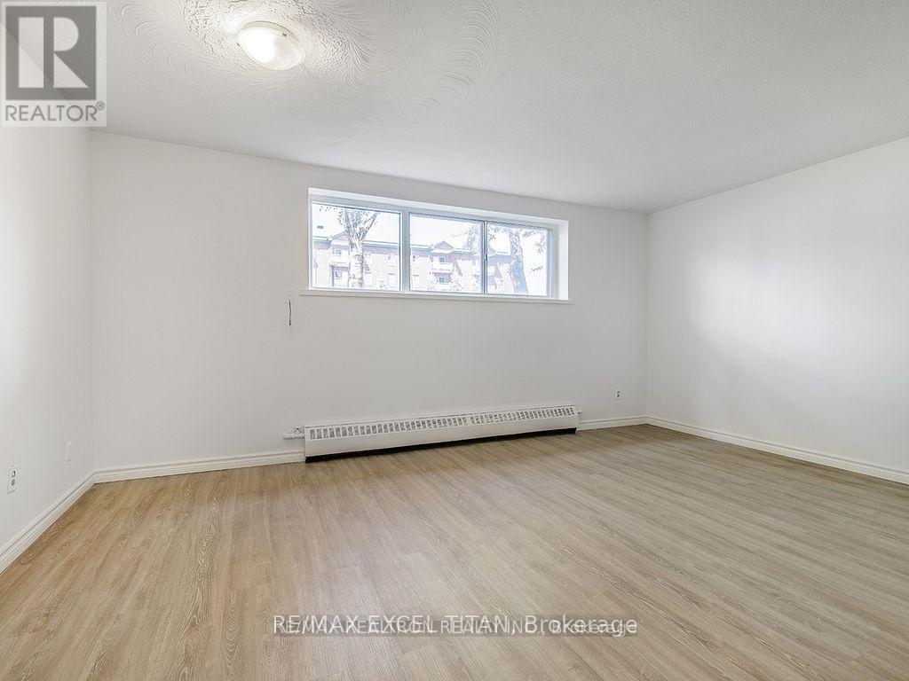 102 - 165 Colborne Avenue, Richmond Hill, Ontario  L4C 2K2 - Photo 3 - N12941602