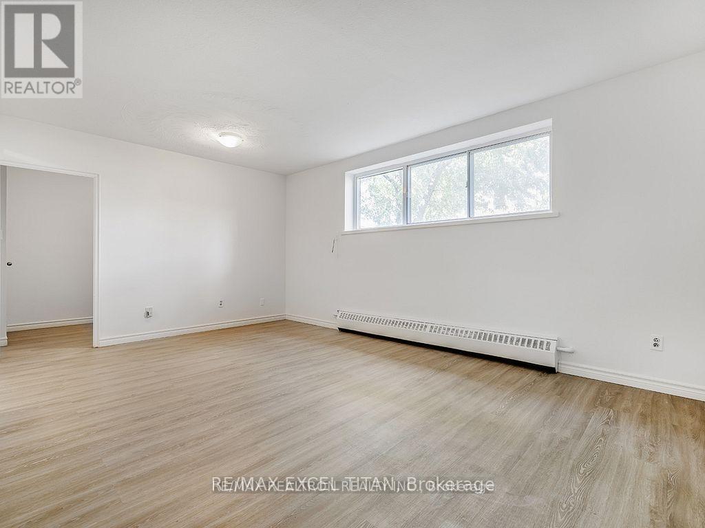 102 - 165 Colborne Avenue, Richmond Hill, Ontario  L4C 2K2 - Photo 8 - N12941602