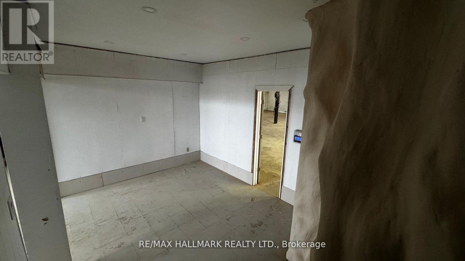 A&b - 48 Prospect Street, Newmarket, Ontario  L3Y 3S9 - Photo 11 - N12941634