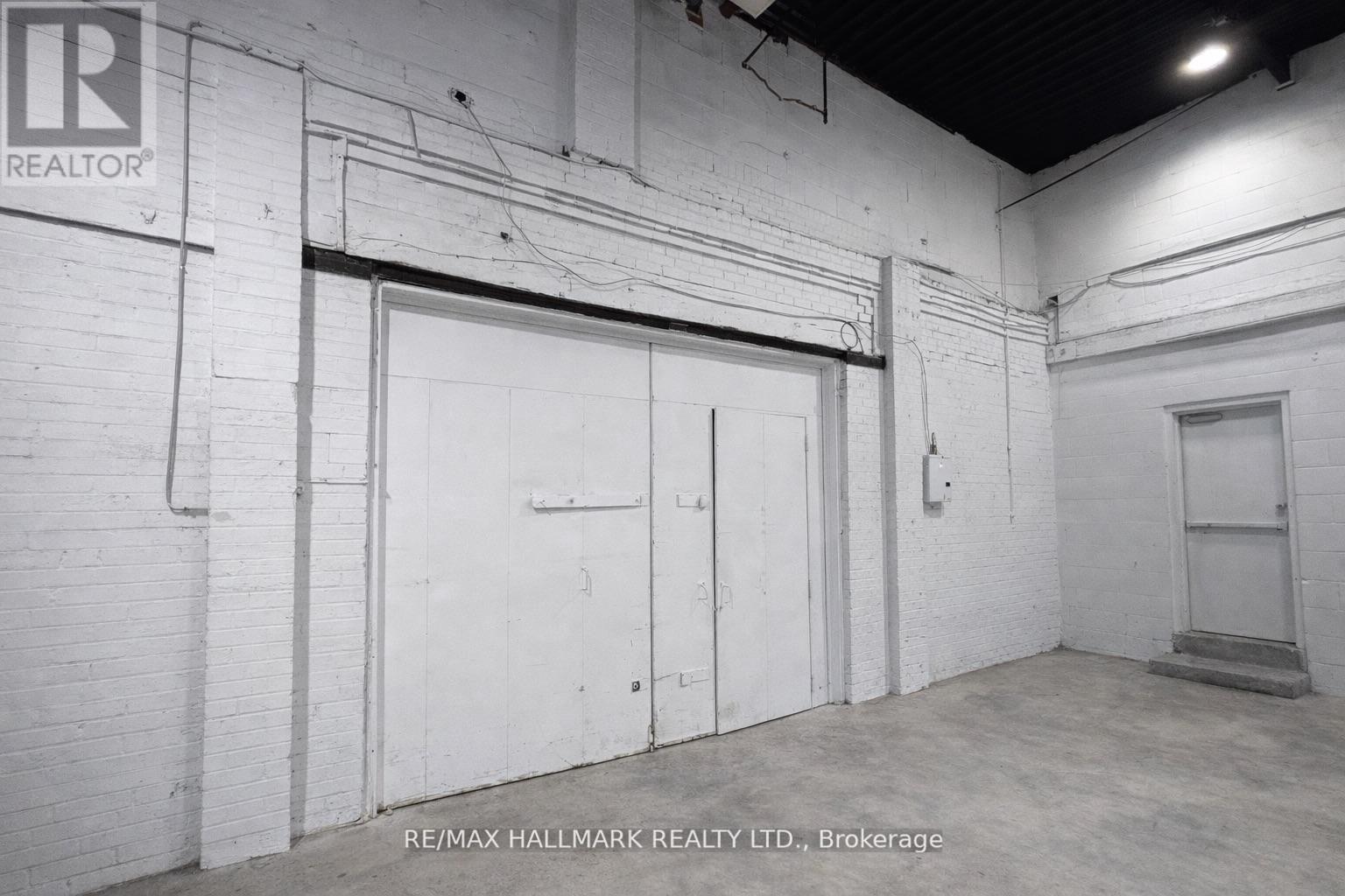 A&b - 48 Prospect Street, Newmarket, Ontario  L3Y 3S9 - Photo 4 - N12941634