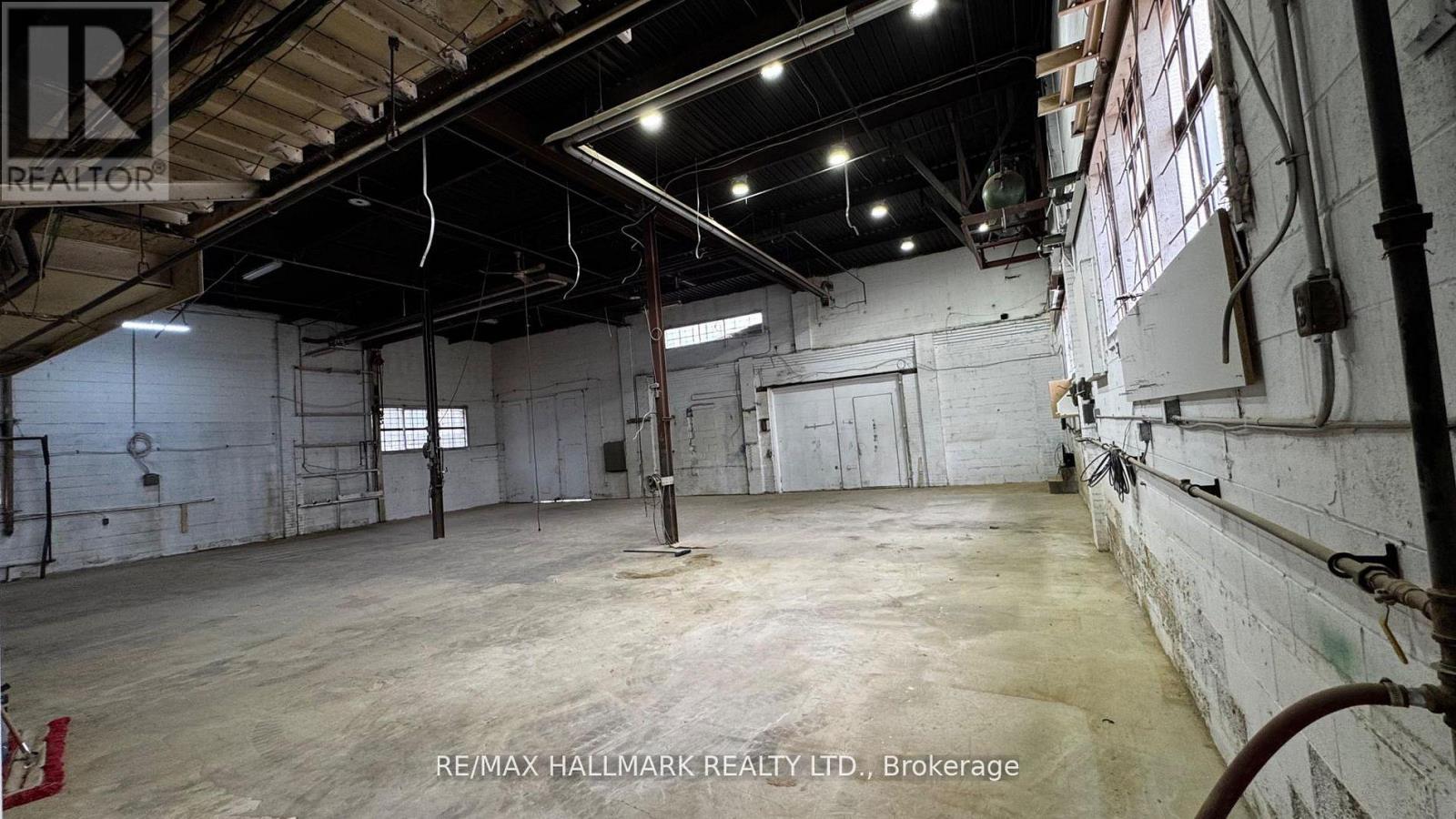 A&b - 48 Prospect Street, Newmarket, Ontario  L3Y 3S9 - Photo 5 - N12941634