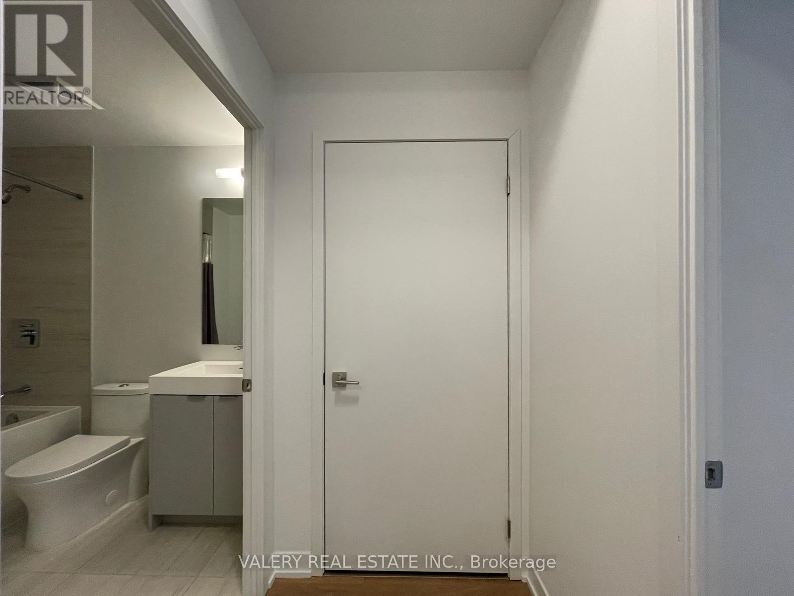 1001 - 474 Caldari Road, Vaughan, Ontario  L4K 0R5 - Photo 12 - N12941640