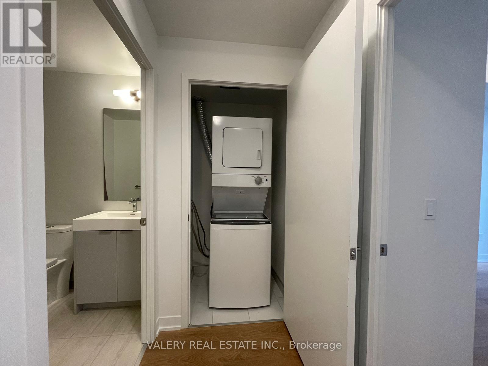 1001 - 474 Caldari Road, Vaughan, Ontario  L4K 0R5 - Photo 13 - N12941640