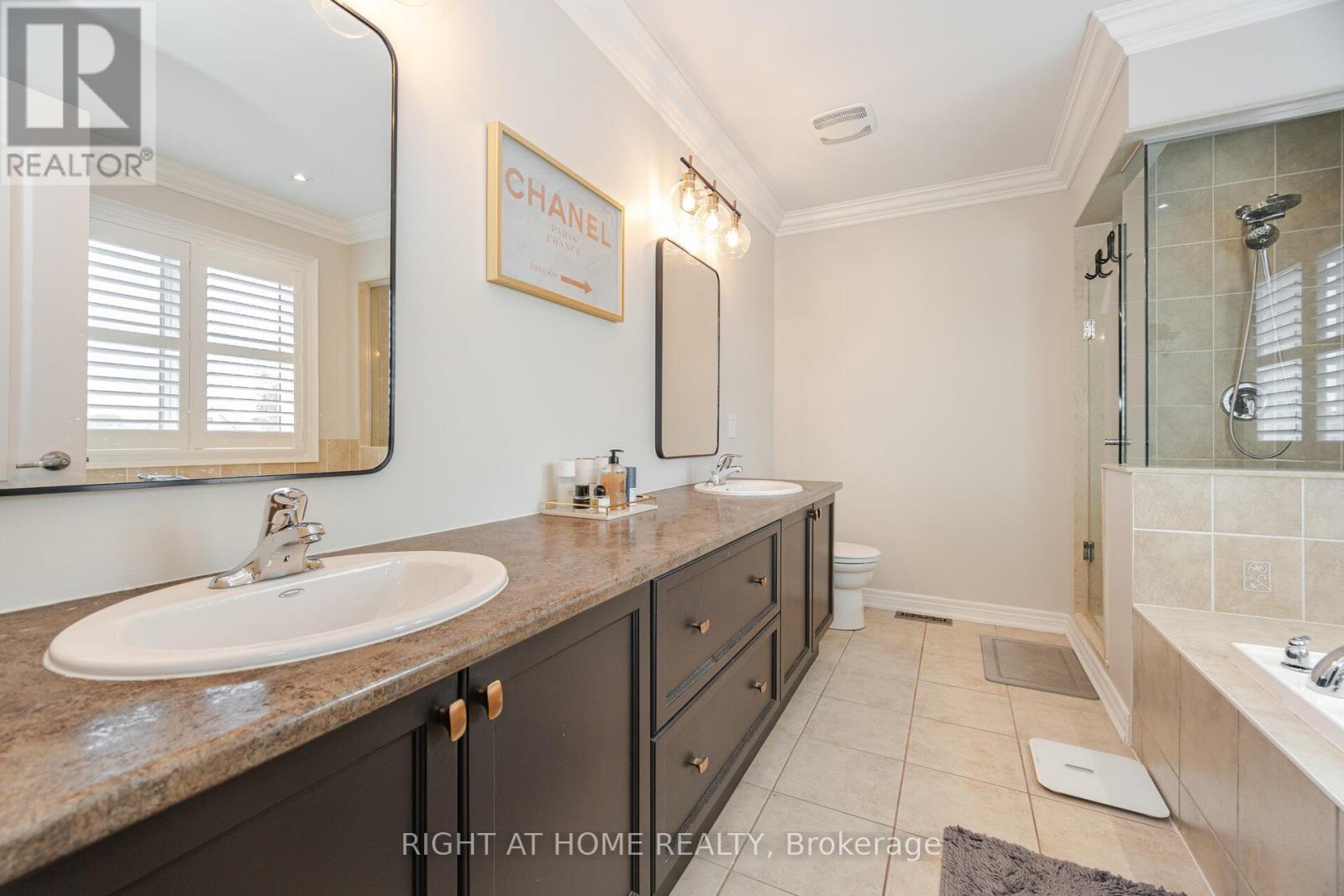 246 Aspenwood Drive, Newmarket, Ontario  L3X 3K7 - Photo 24 - N12941650