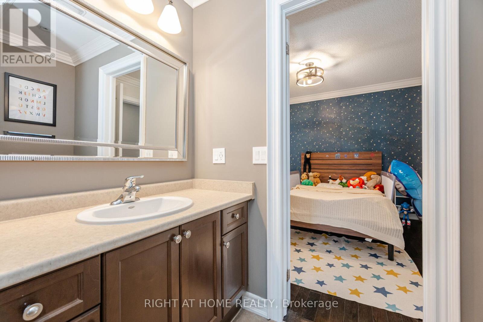 246 Aspenwood Drive, Newmarket, Ontario  L3X 3K7 - Photo 28 - N12941650