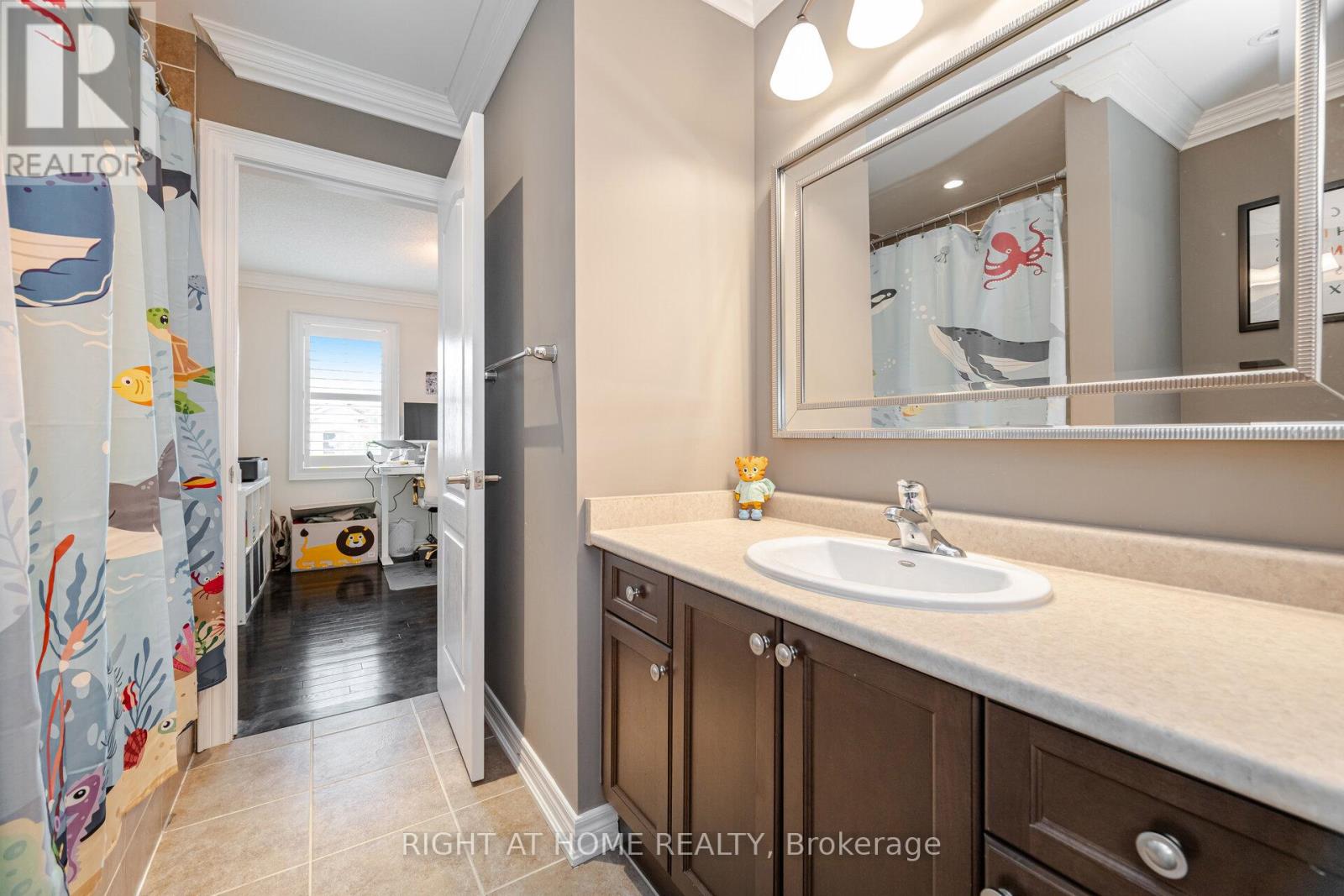 246 Aspenwood Drive, Newmarket, Ontario  L3X 3K7 - Photo 29 - N12941650