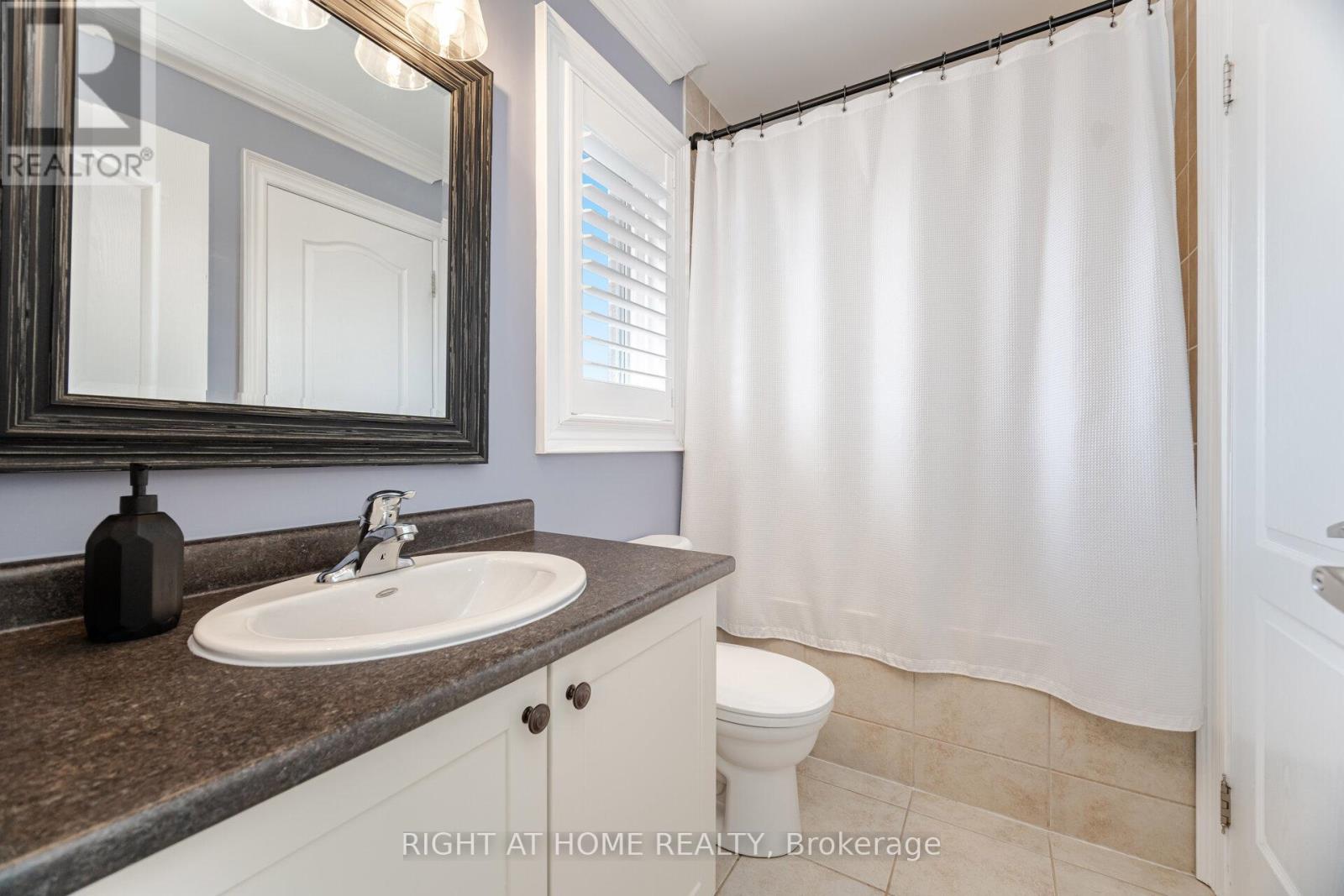 246 Aspenwood Drive, Newmarket, Ontario  L3X 3K7 - Photo 33 - N12941650