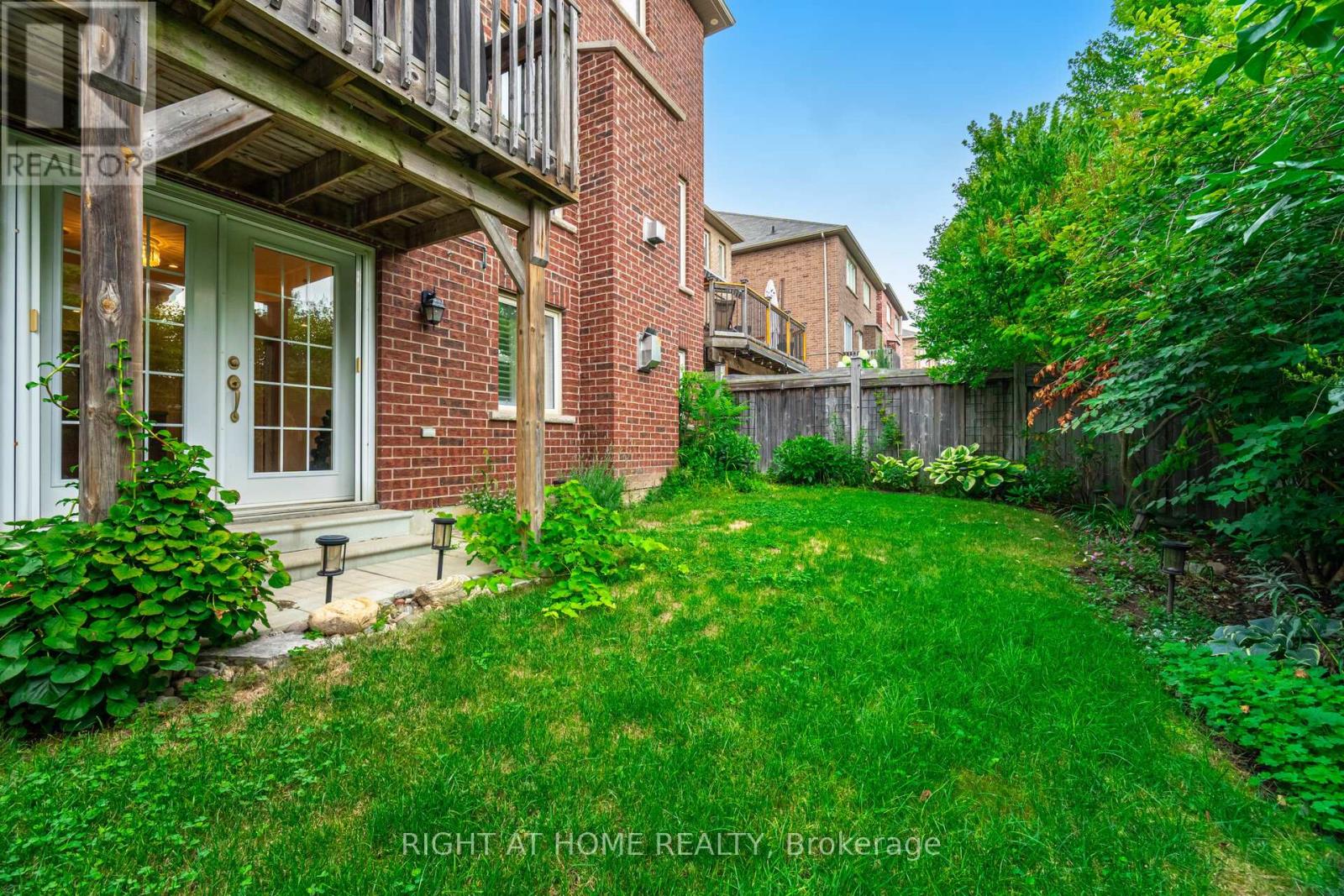 246 Aspenwood Drive, Newmarket, Ontario  L3X 3K7 - Photo 45 - N12941650