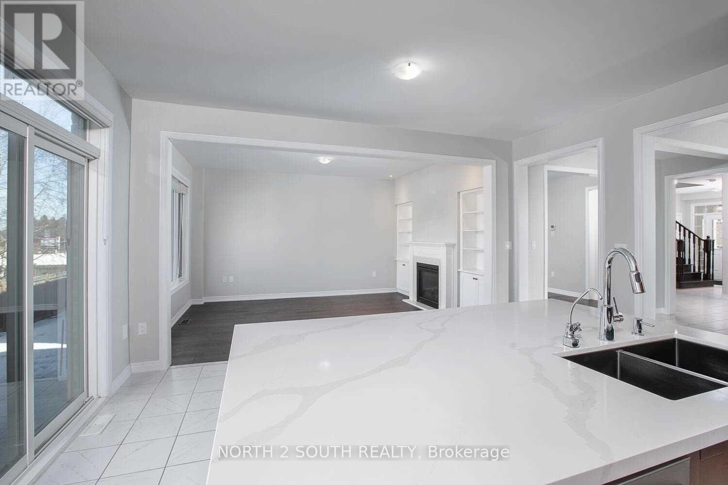 80 Robb Thompson Road, East Gwillimbury (Mt Albert), Ontario  L0G 1M0 - Photo 10 - N12941662