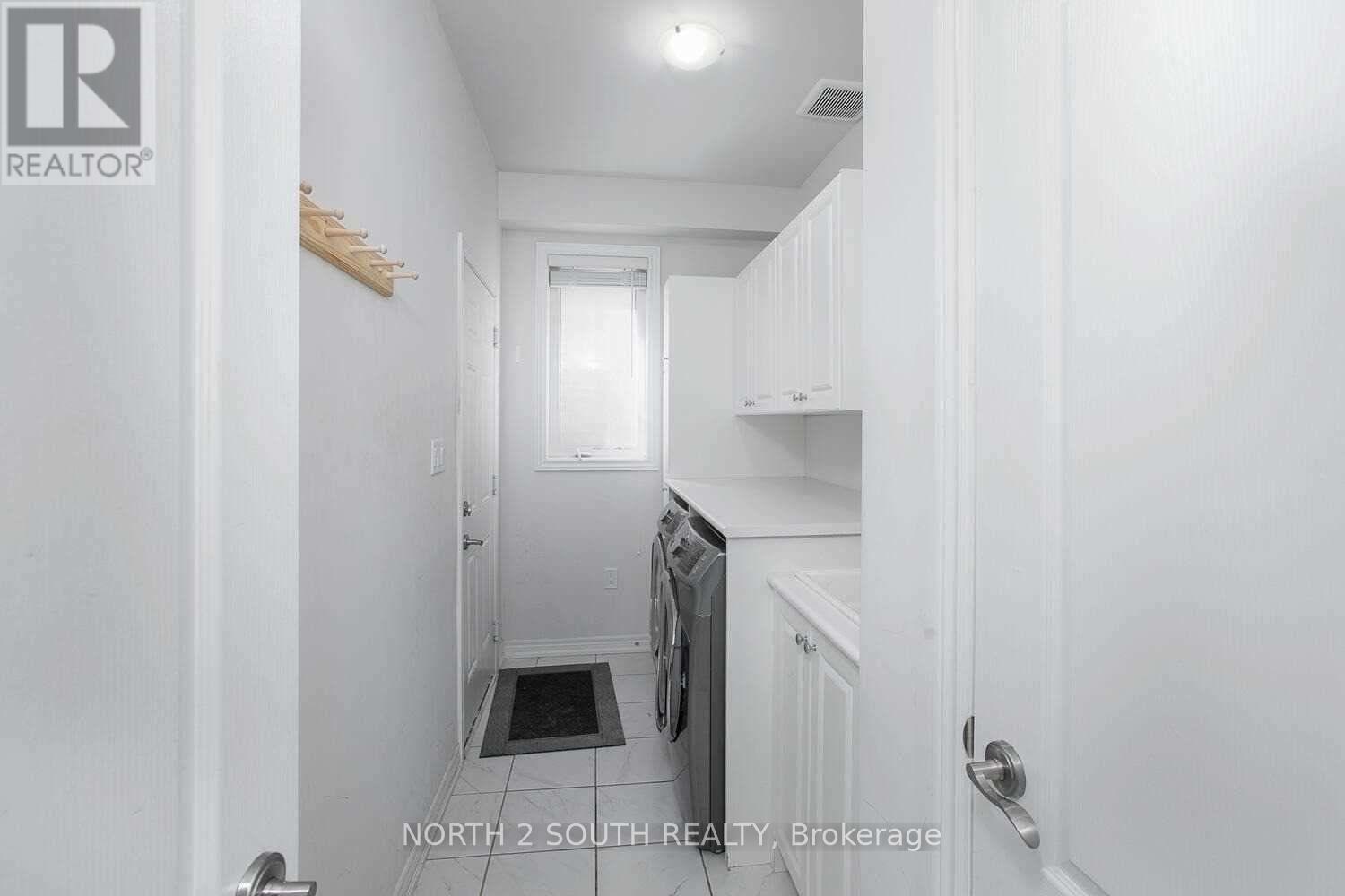 80 Robb Thompson Road, East Gwillimbury (Mt Albert), Ontario  L0G 1M0 - Photo 14 - N12941662