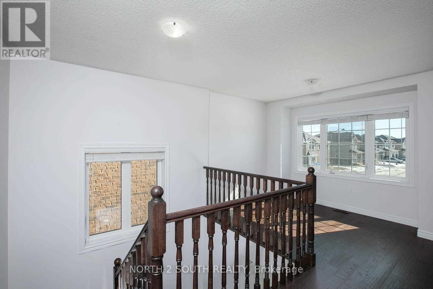 80 Robb Thompson Road, East Gwillimbury (Mt Albert), Ontario  L0G 1M0 - Photo 15 - N12941662