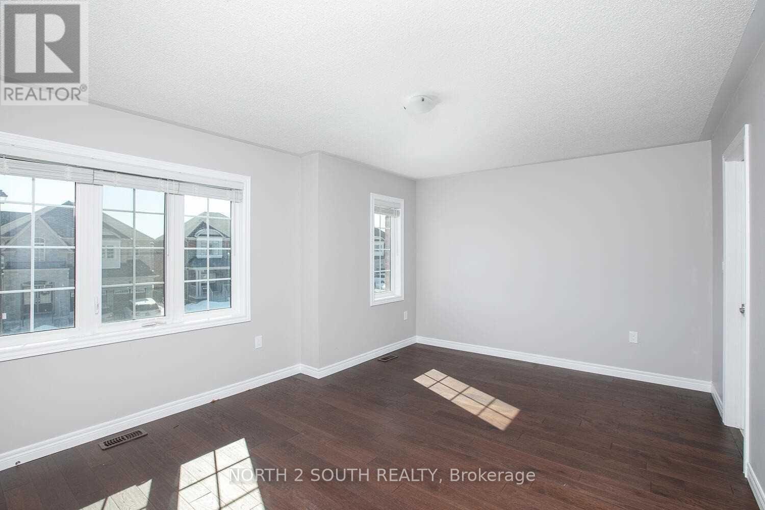 80 Robb Thompson Road, East Gwillimbury (Mt Albert), Ontario  L0G 1M0 - Photo 16 - N12941662