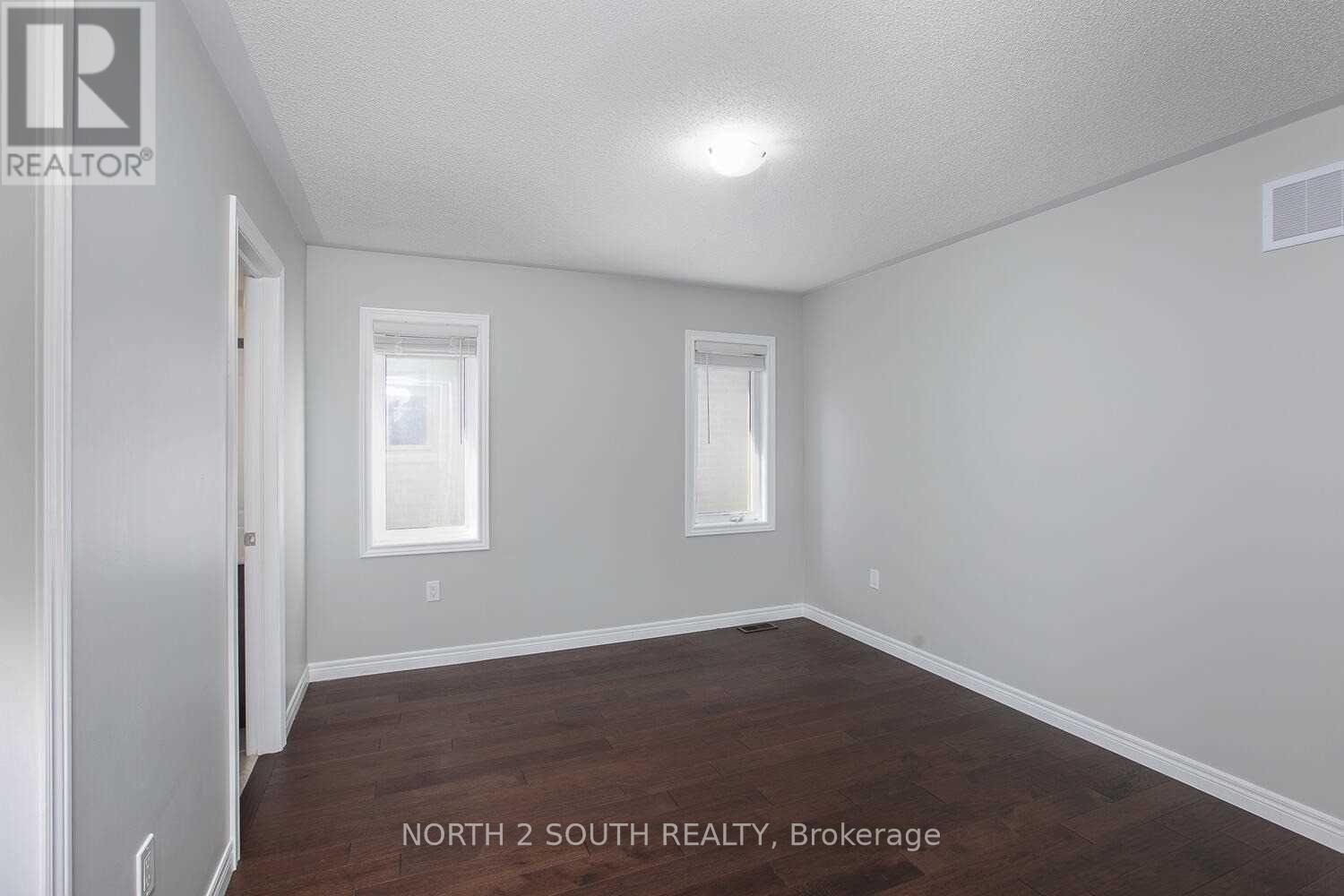 80 Robb Thompson Road, East Gwillimbury (Mt Albert), Ontario  L0G 1M0 - Photo 18 - N12941662