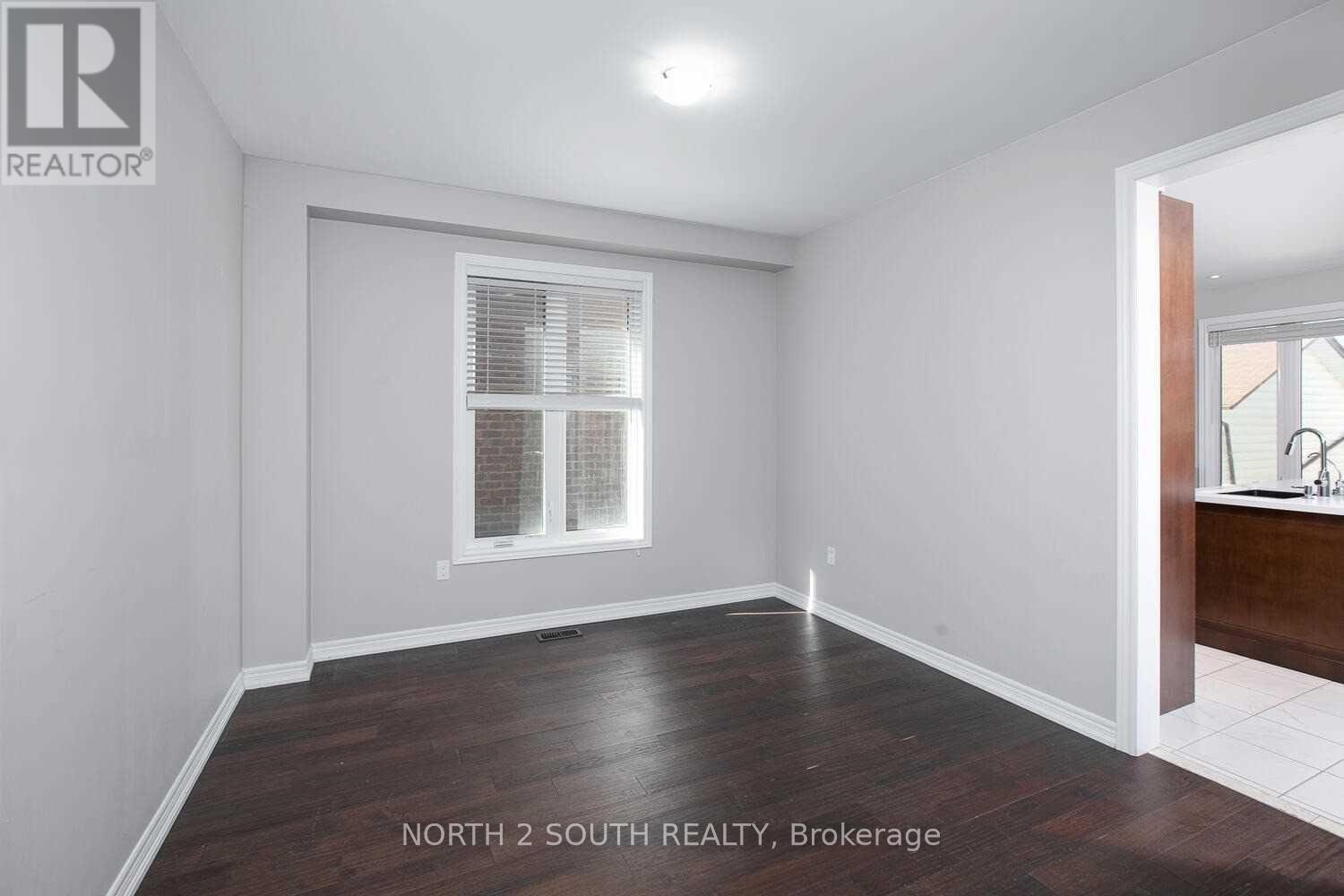 80 Robb Thompson Road, East Gwillimbury (Mt Albert), Ontario  L0G 1M0 - Photo 6 - N12941662